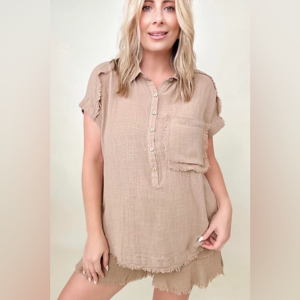 GiGio | Cut Edge Detail |Dolman Sleeve | Tan Muslin Top | Size Large | NWOT
